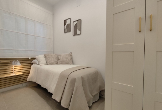 Resale - Apartment / flat - Torrevieja - La Siesta