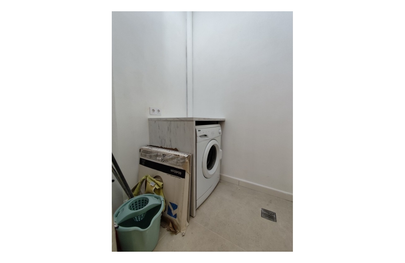 Resale - Apartment / flat - Torrevieja - La Siesta