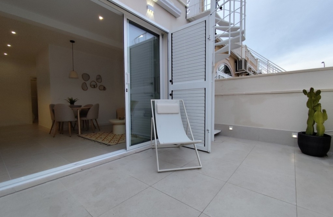 Resale - Apartment / flat - Torrevieja - La Siesta