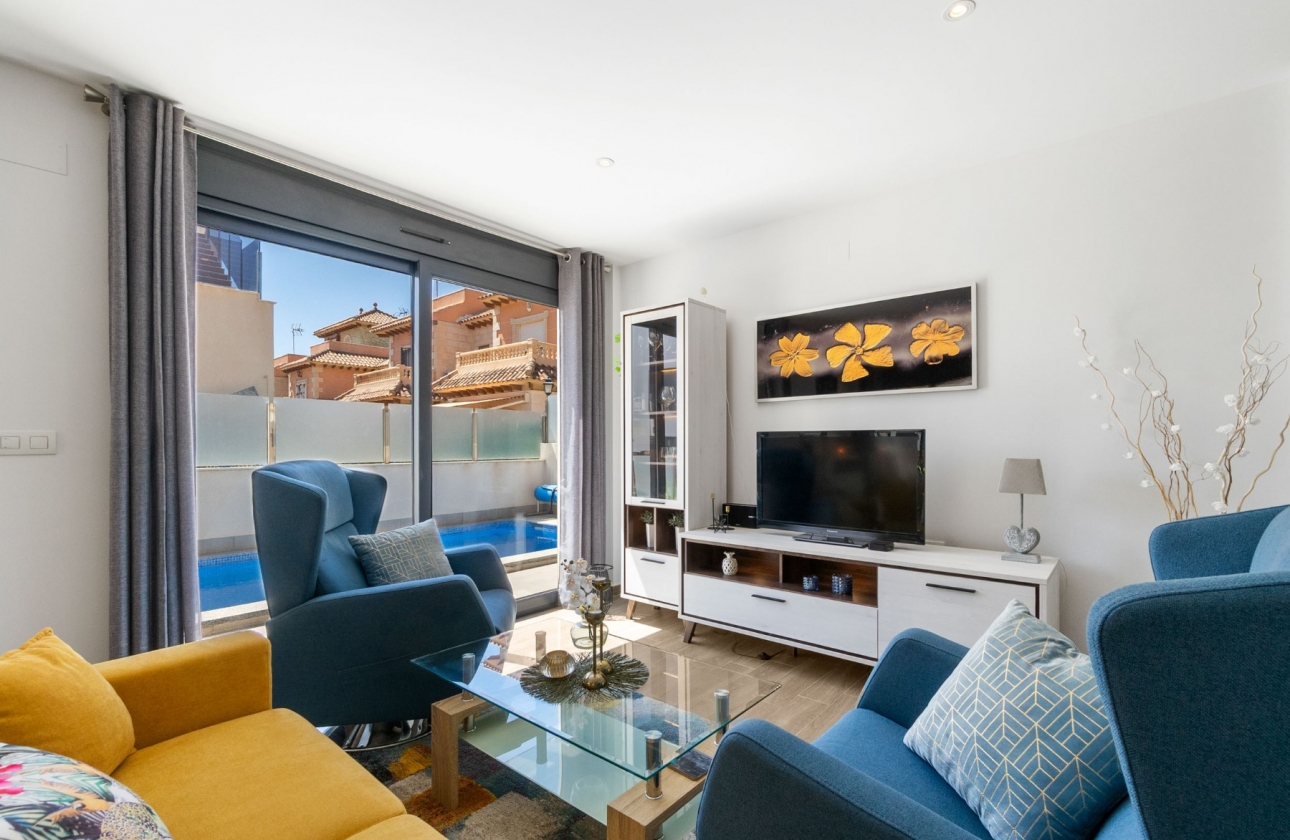 Resale - Villa - Torrevieja - Aguas Nuevas