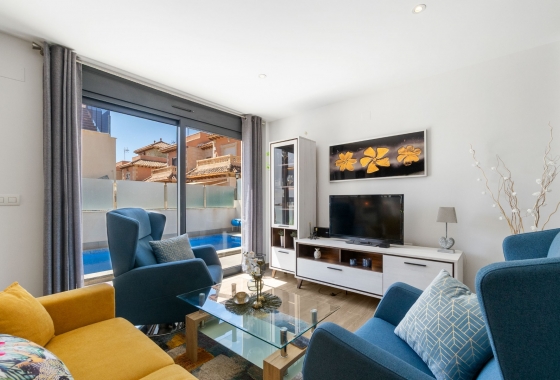 Resale - Villa - Torrevieja - Aguas Nuevas