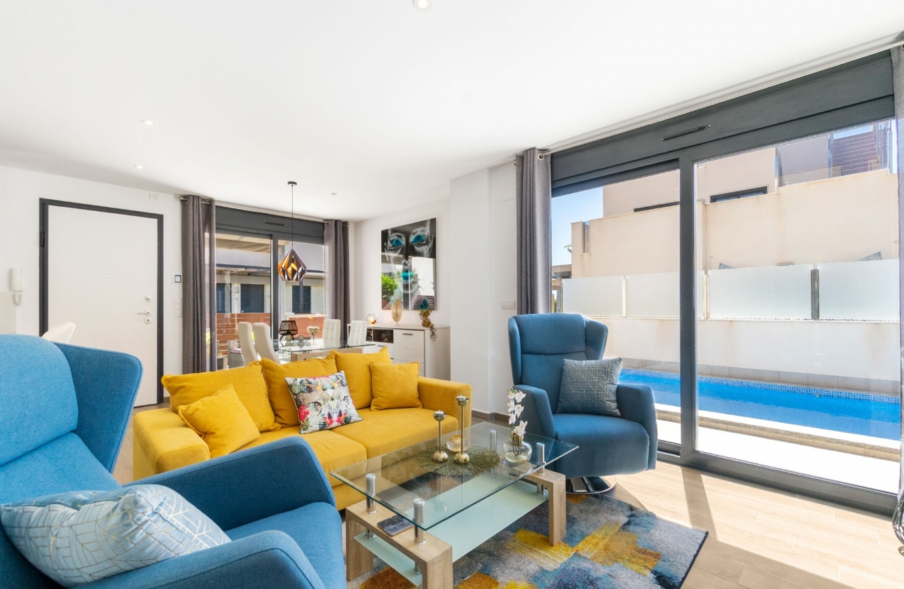 Resale - Villa - Torrevieja - Aguas Nuevas