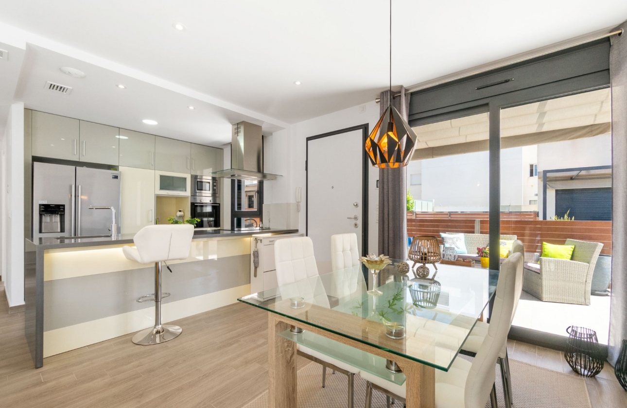 Resale - Villa - Torrevieja - Aguas Nuevas