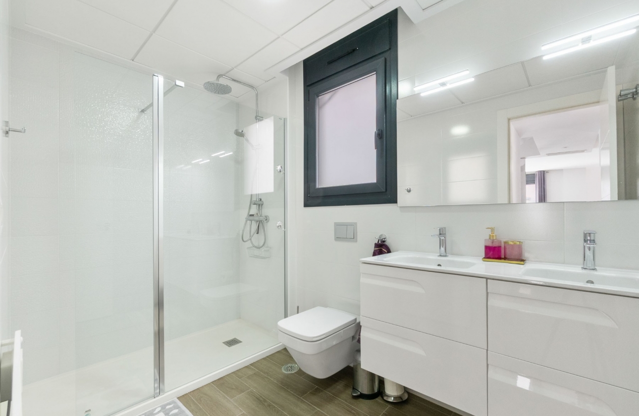 Resale - Villa - Torrevieja - Aguas Nuevas