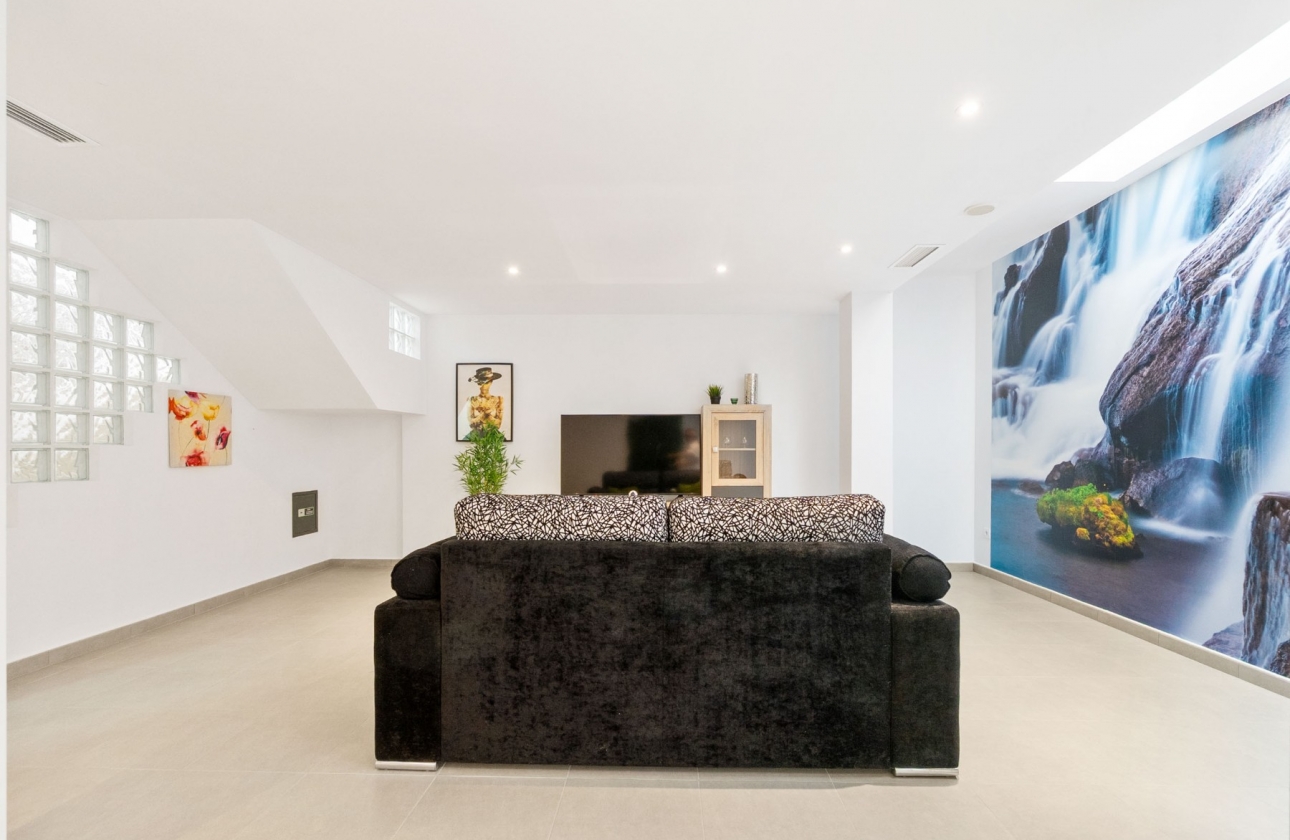 Resale - Villa - Torrevieja - Aguas Nuevas