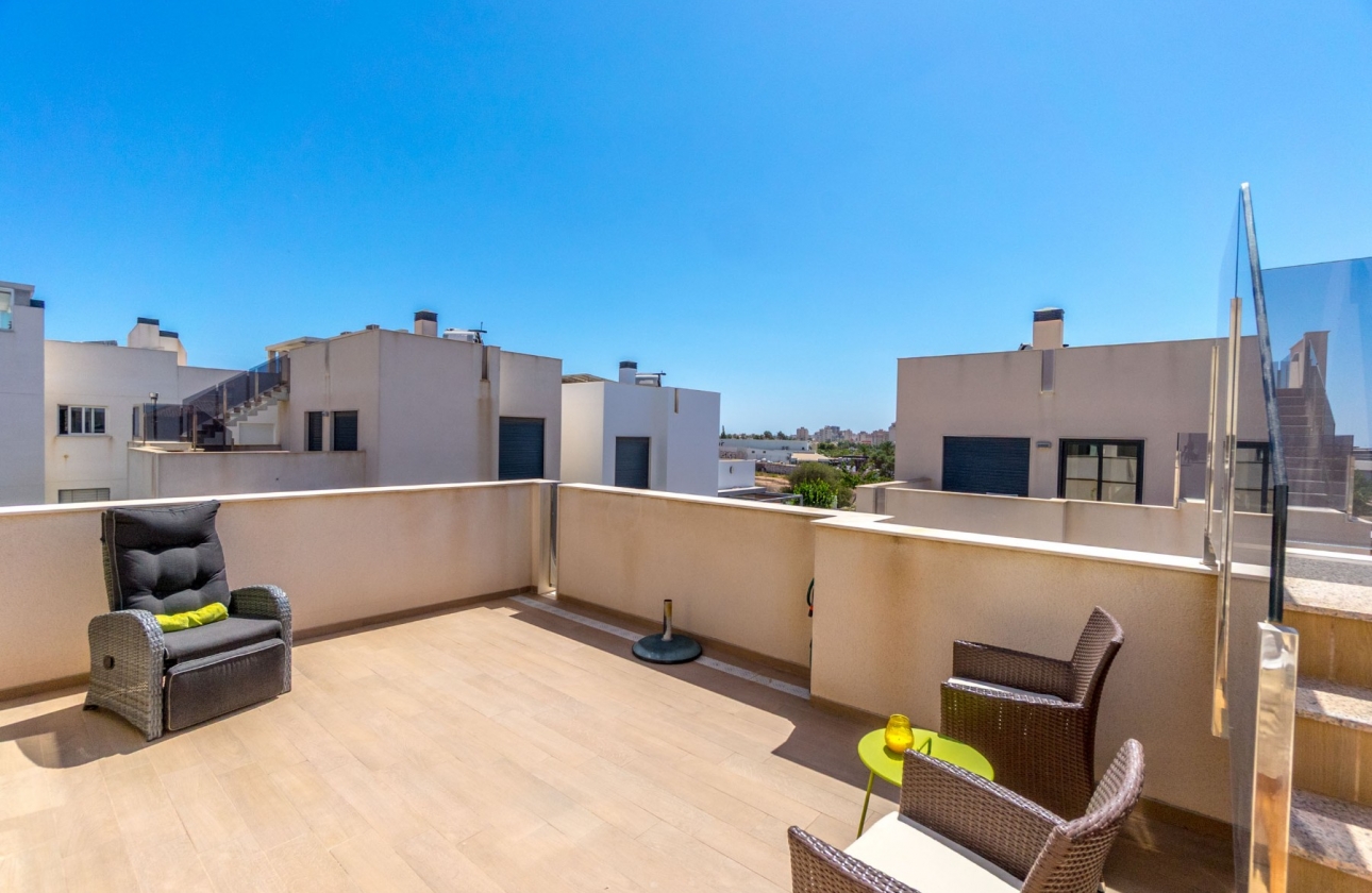 Resale - Villa - Torrevieja - Aguas Nuevas