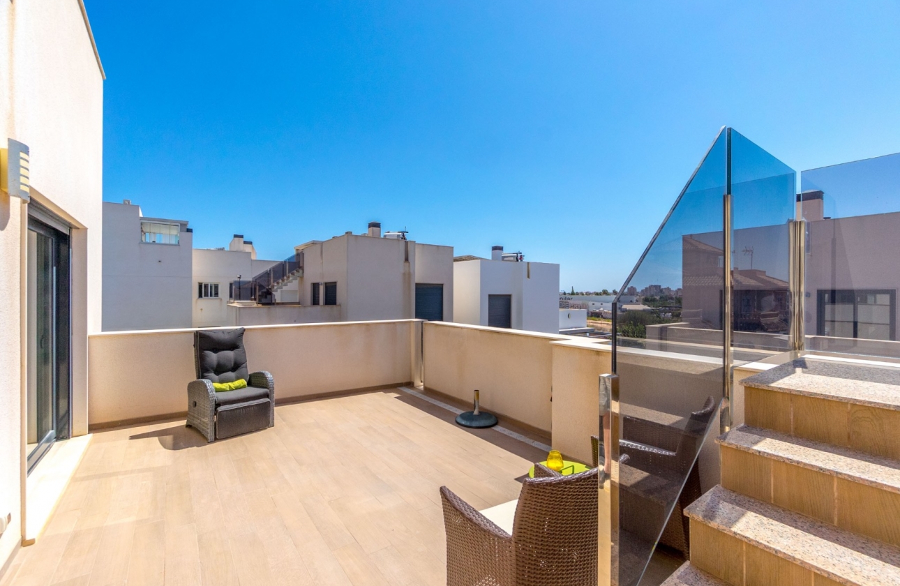 Resale - Villa - Torrevieja - Aguas Nuevas