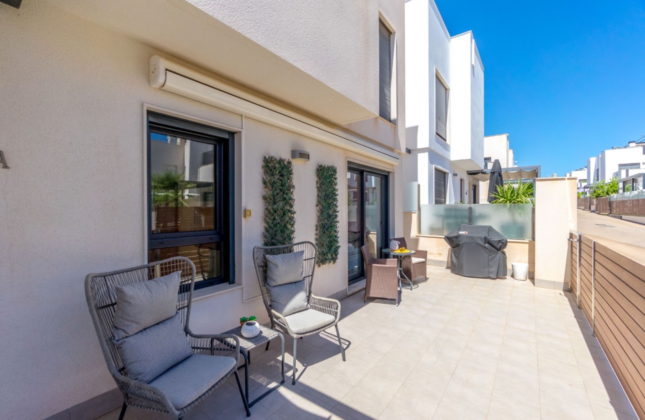 Resale - Villa - Torrevieja - Aguas Nuevas