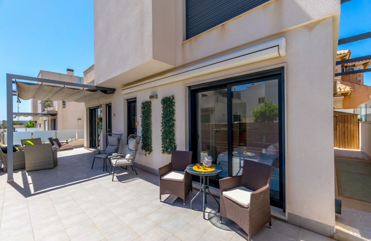 Resale - Villa - Torrevieja - Aguas Nuevas