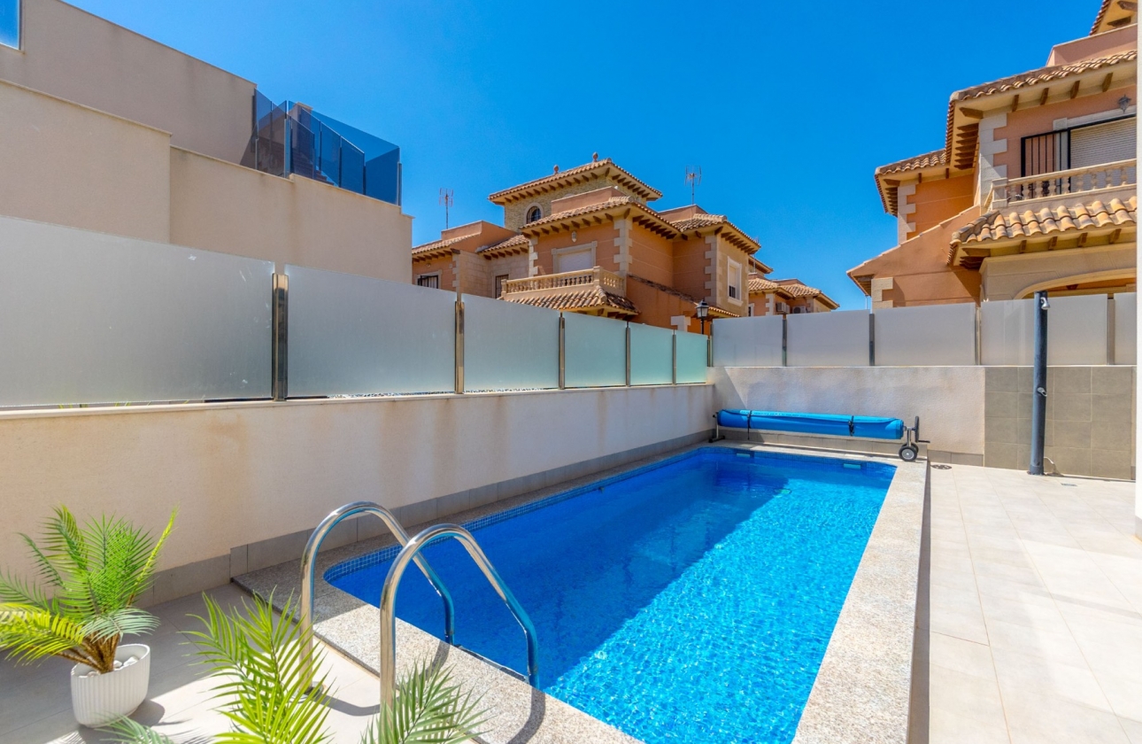 Resale - Villa - Torrevieja - Aguas Nuevas