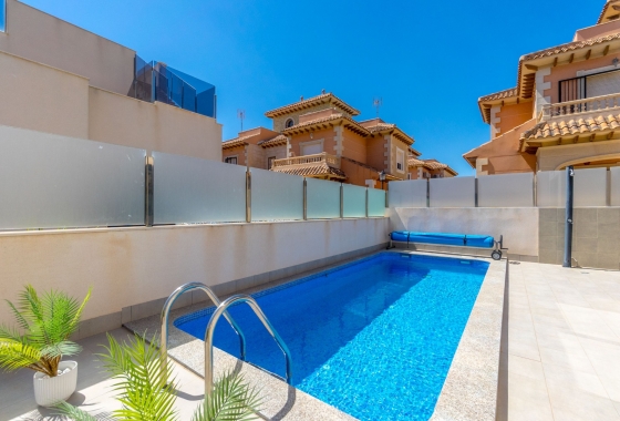 Resale - Villa - Torrevieja - Aguas Nuevas