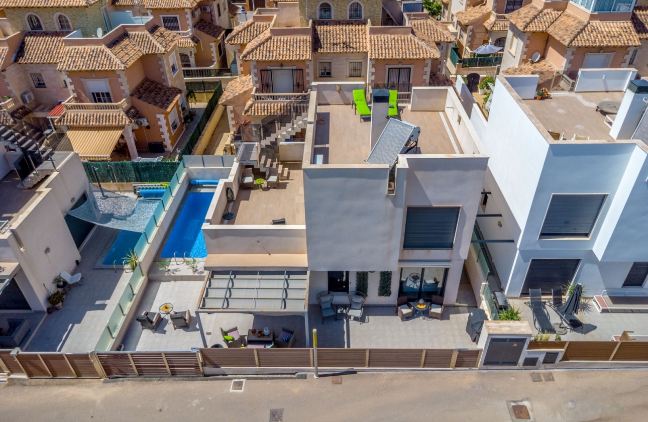 Resale - Villa - Torrevieja - Aguas Nuevas