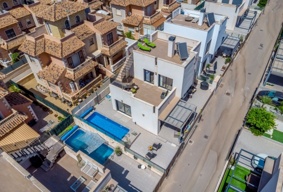 Resale - Villa - Torrevieja - Aguas Nuevas