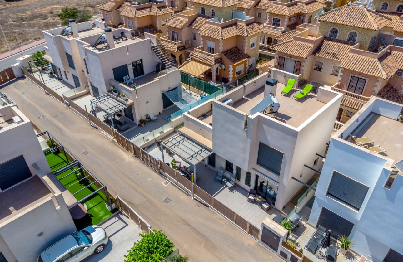 Resale - Villa - Torrevieja - Aguas Nuevas