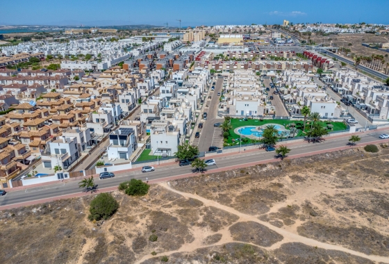 Resale - Villa - Torrevieja - Aguas Nuevas
