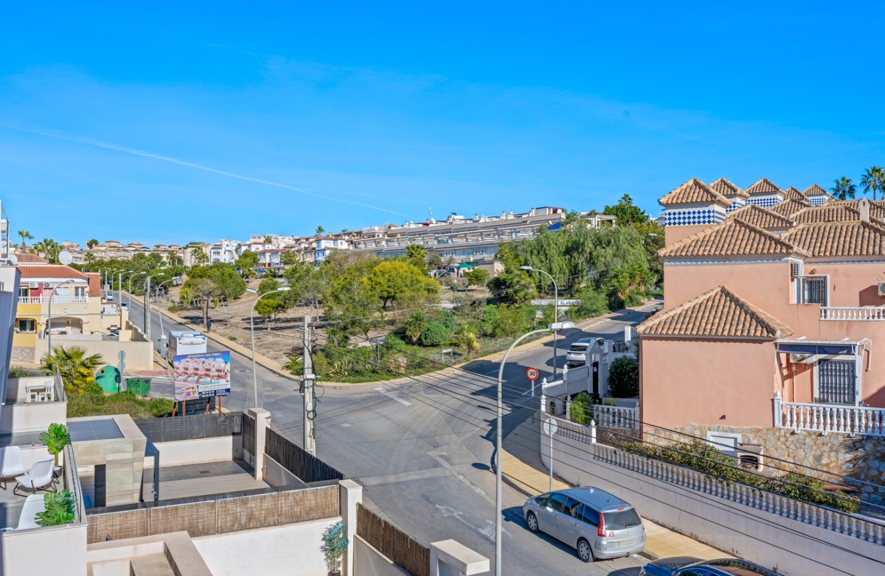Resale - Villa - Orihuela Costa - Blue Lagoon*