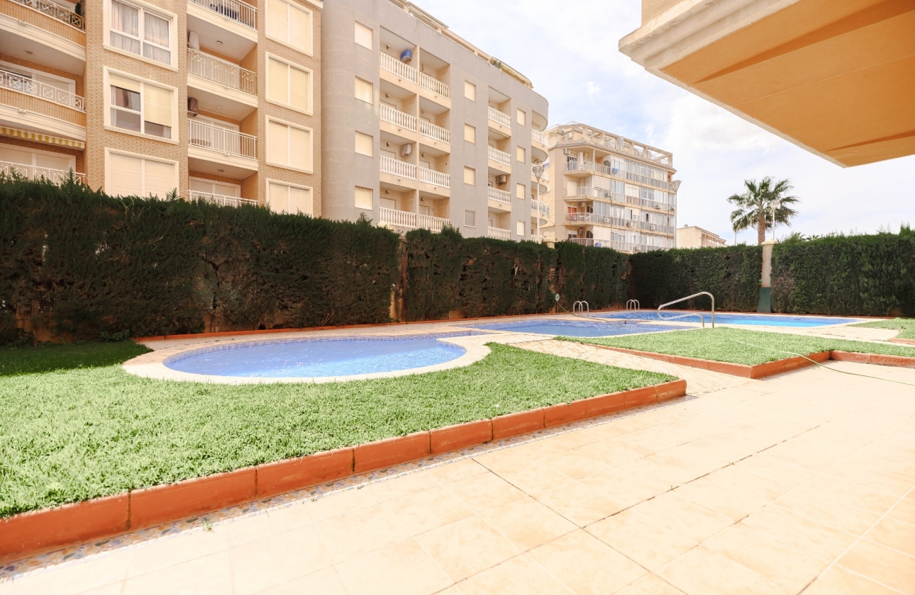 Resale - Apartment / flat - Torrevieja - Playa Los Locos