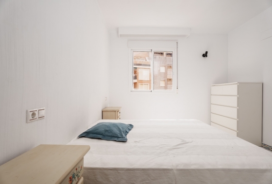 Resale - Apartment / flat - Torrevieja - Playa Los Locos