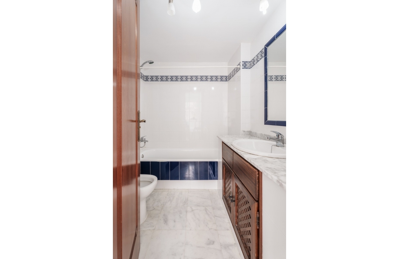 Resale - Apartment / flat - Torrevieja - Playa Los Locos