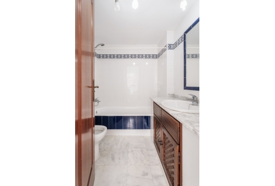 Resale - Apartment / flat - Torrevieja - Playa Los Locos