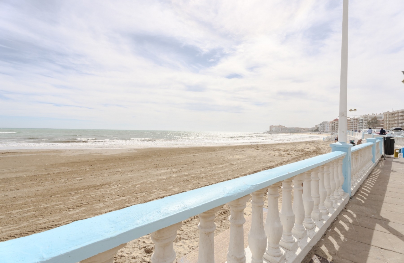 Resale - Apartment / flat - Torrevieja - Playa Los Locos