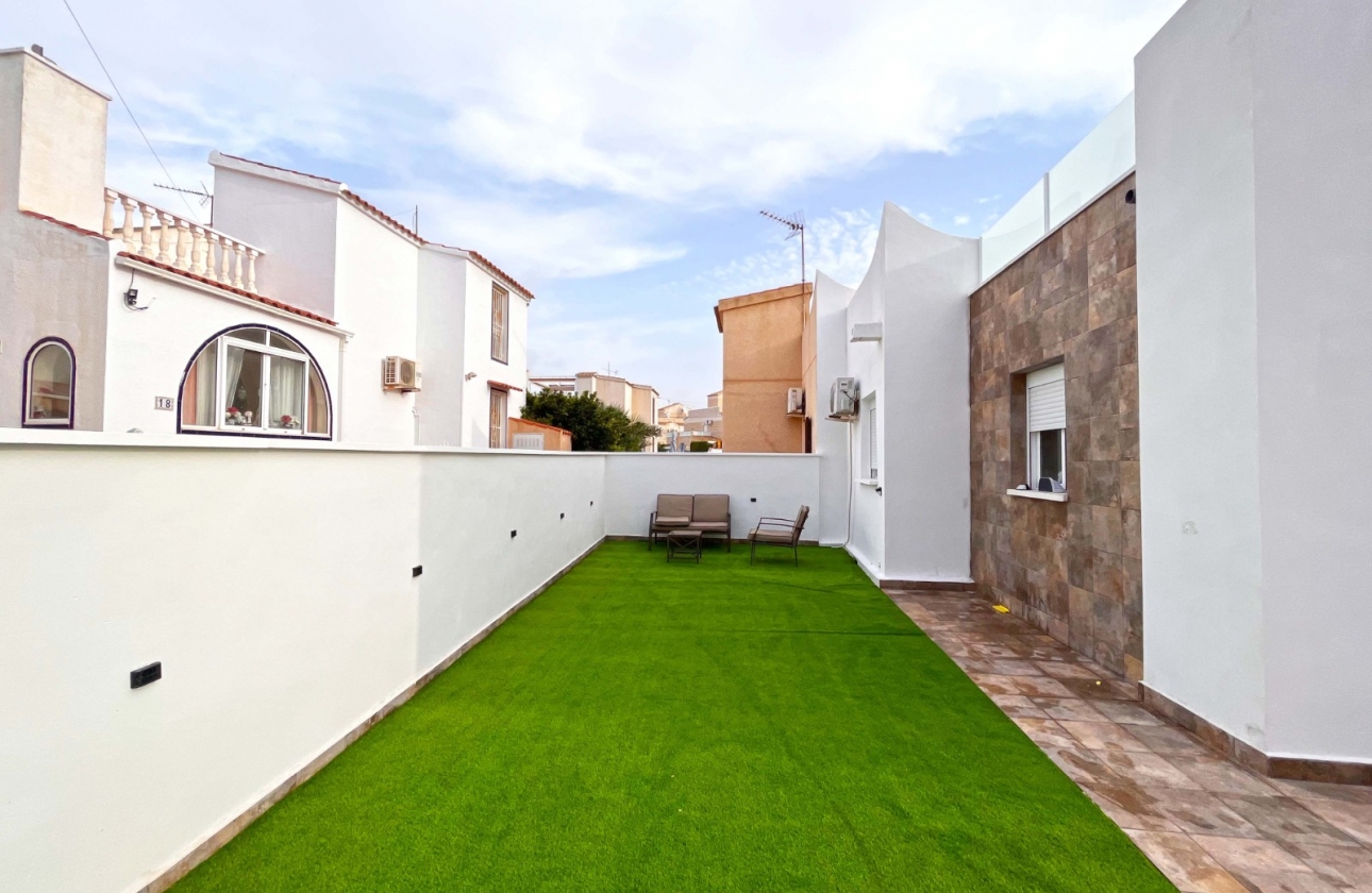 Resale - House - Orihuela Costa - Playa Flamenca