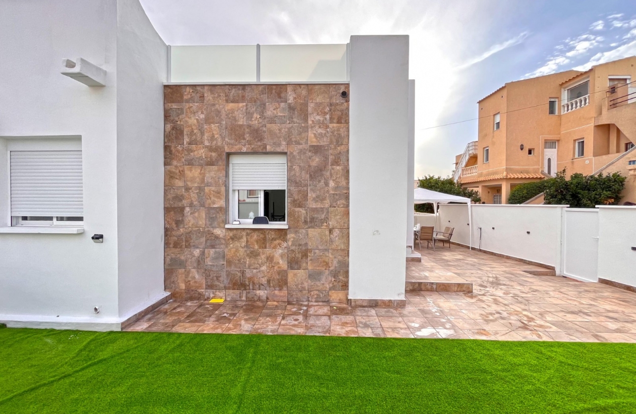 Resale - House - Orihuela Costa - Playa Flamenca