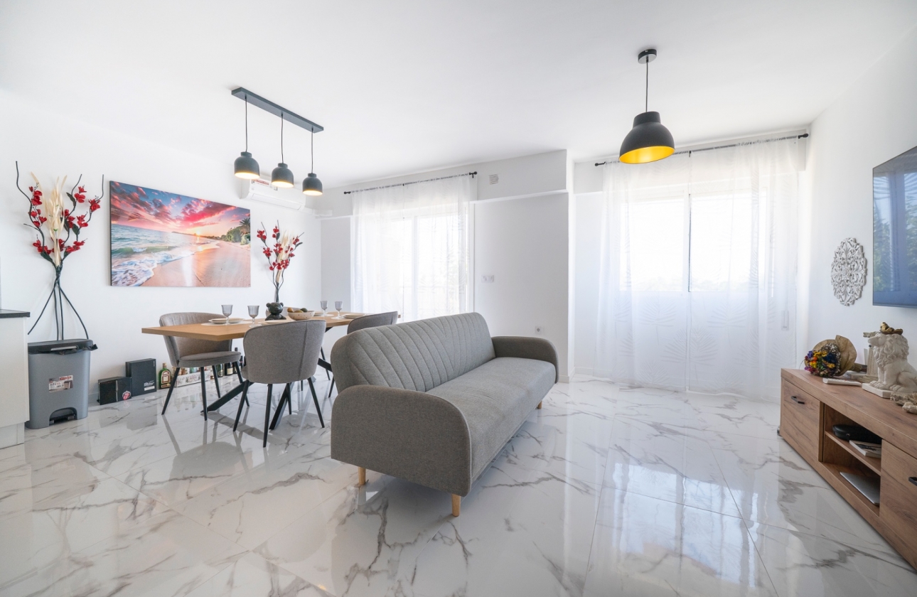 Resale - Apartment / flat - Orihuela Costa - Punta Prima