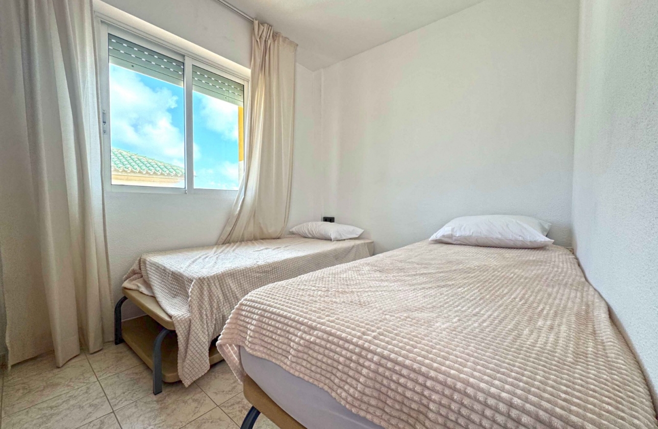 Resale - Apartment / flat - Torrevieja - La Mata