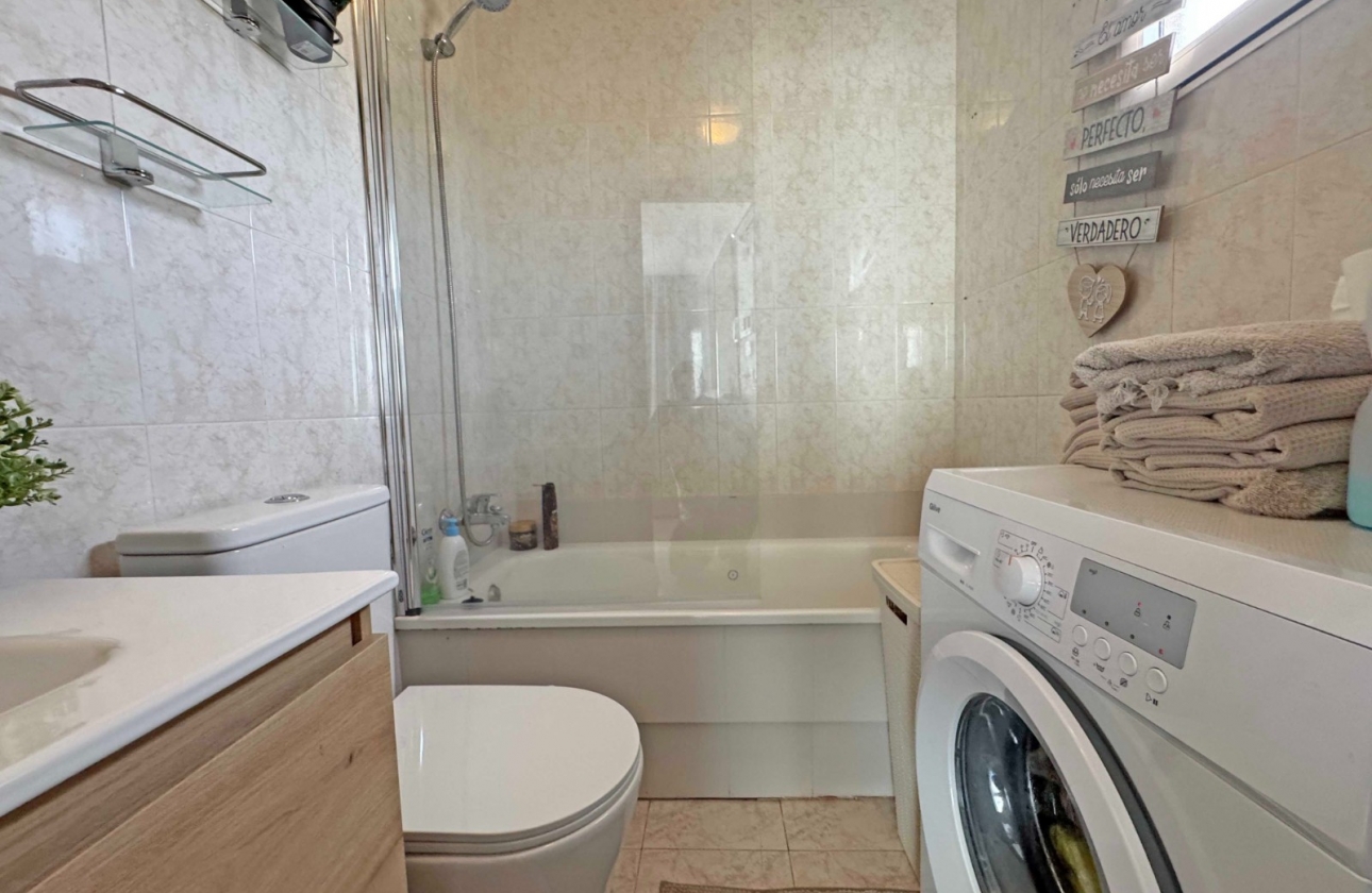 Resale - Apartment / flat - Torrevieja - La Mata