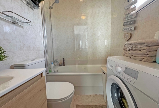 Resale - Apartment / flat - Torrevieja - La Mata