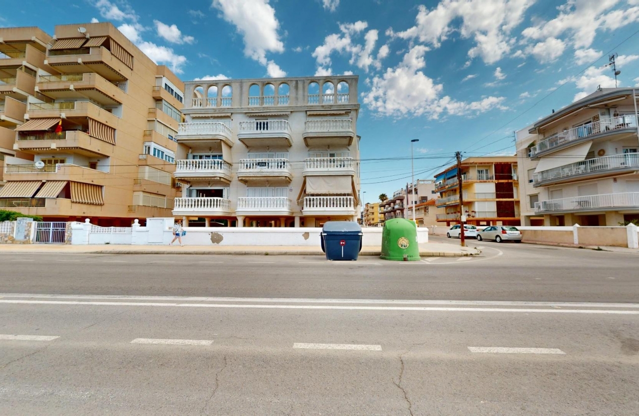 Resale - Apartment / flat - Santa Pola - Playa Lisa