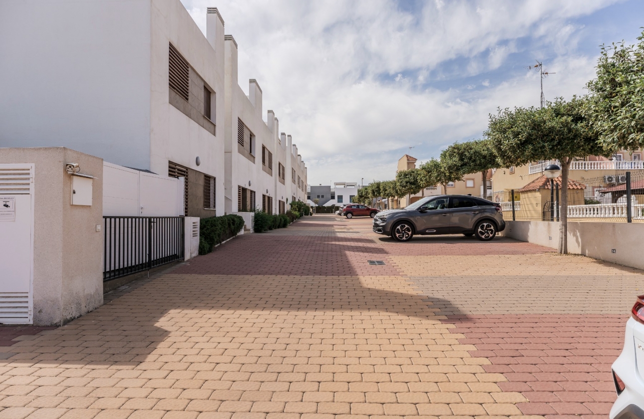 Resale - Apartment / flat - Orihuela Costa - La Zenia