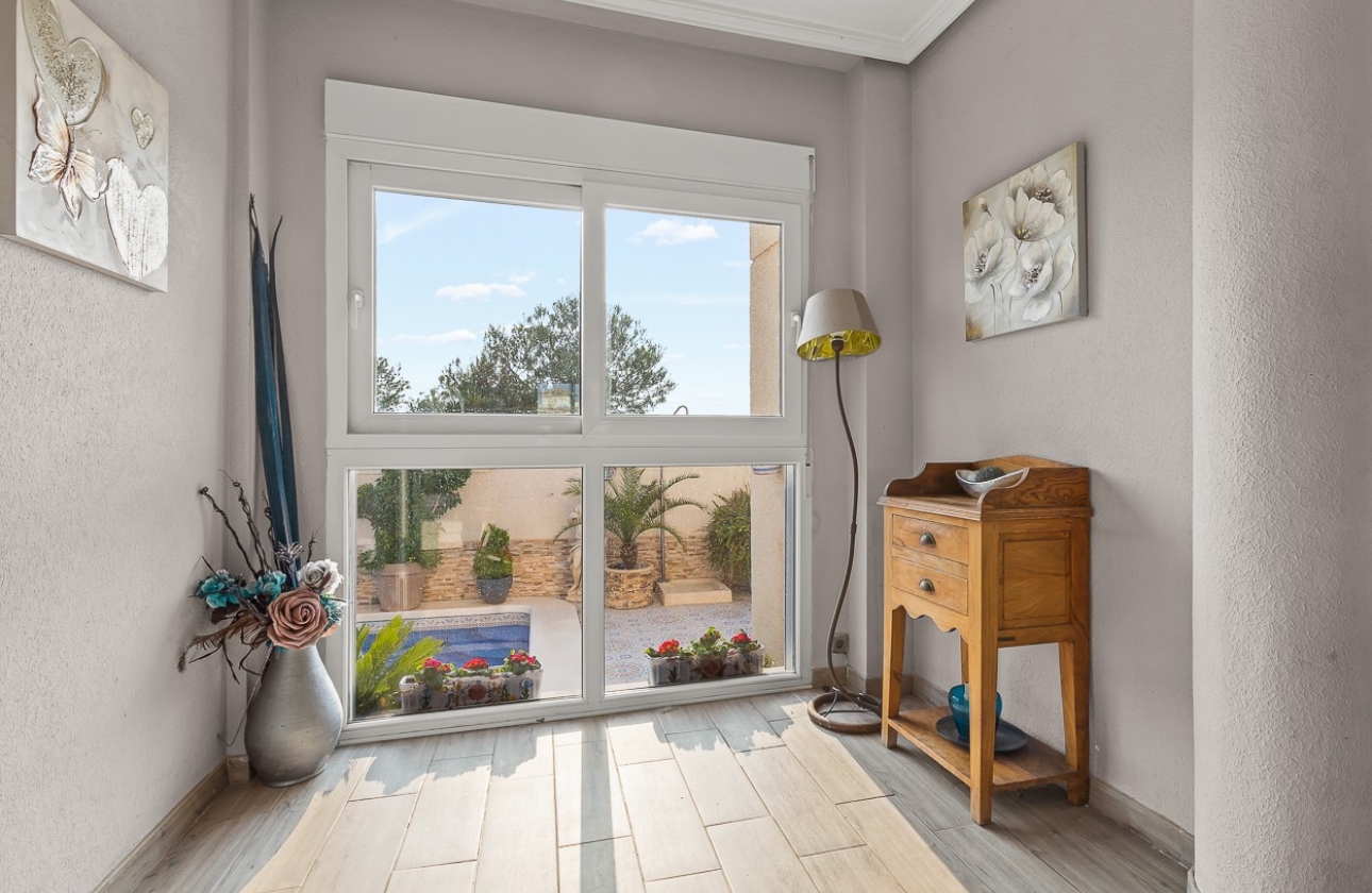 Resale - Villa - Orihuela Costa - Playa Flamenca