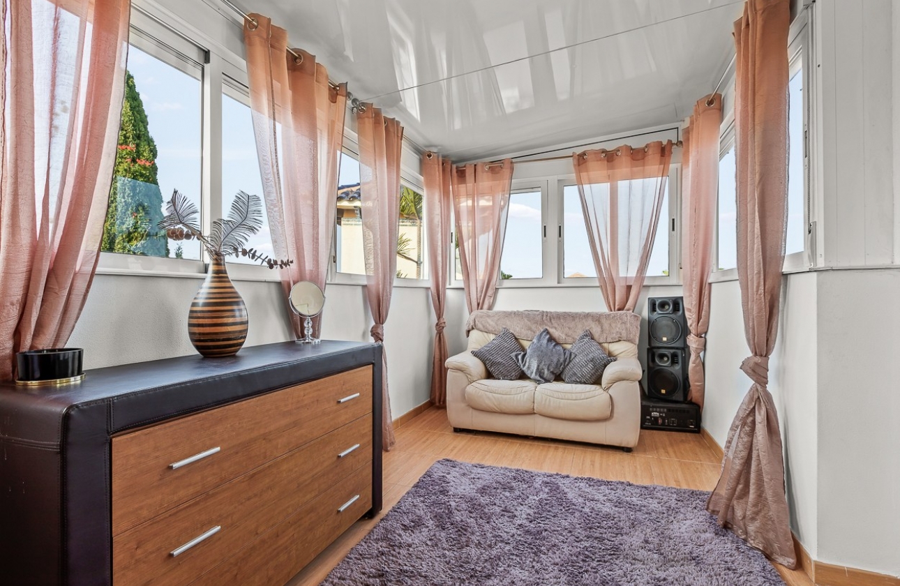 Resale - Villa - Orihuela Costa - Playa Flamenca