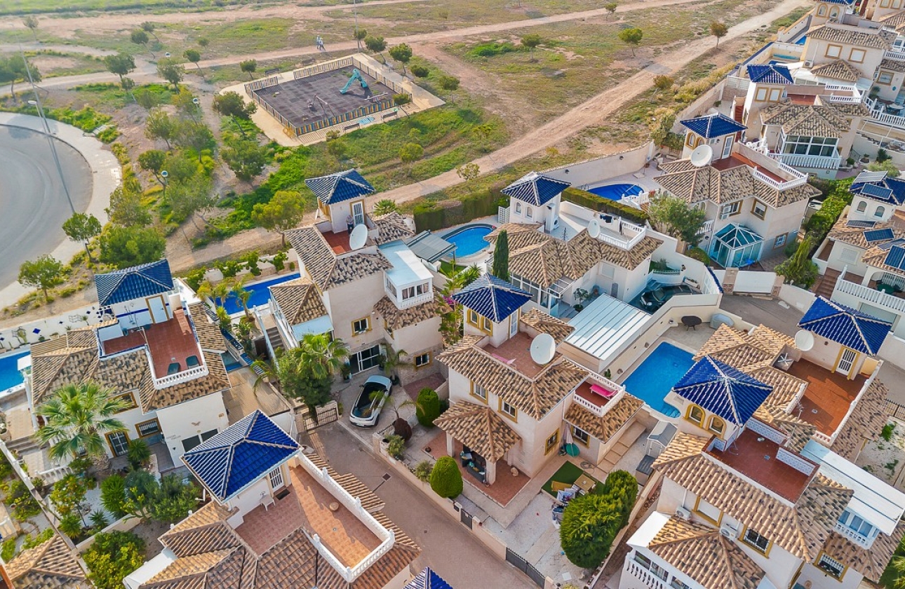 Resale - Villa - Orihuela Costa - Playa Flamenca