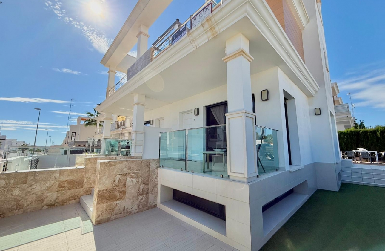 Resale - Villa - Ciudad Quesada - Pueblo Bravo