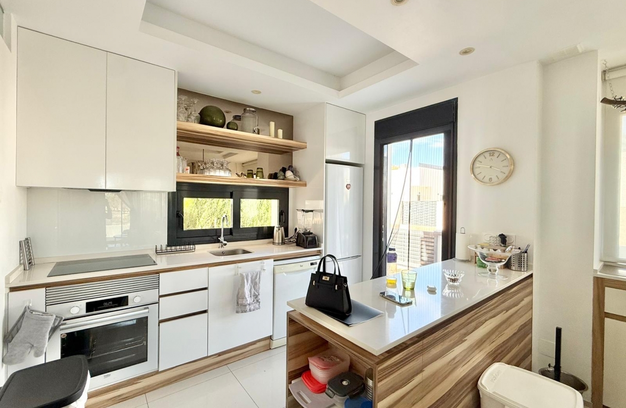 Resale - Villa - Ciudad Quesada - Pueblo Bravo