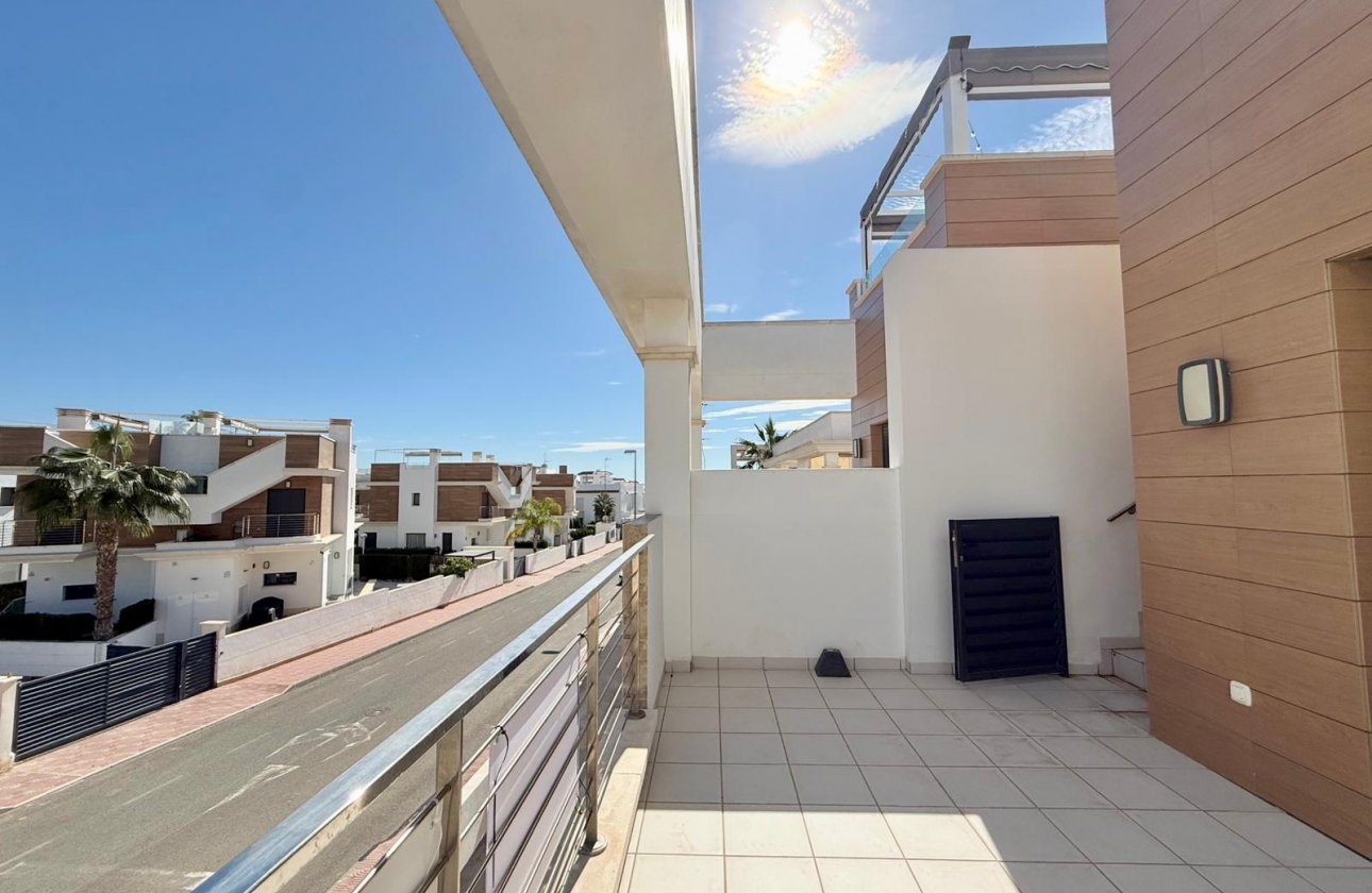 Resale - Villa - Ciudad Quesada - Pueblo Bravo