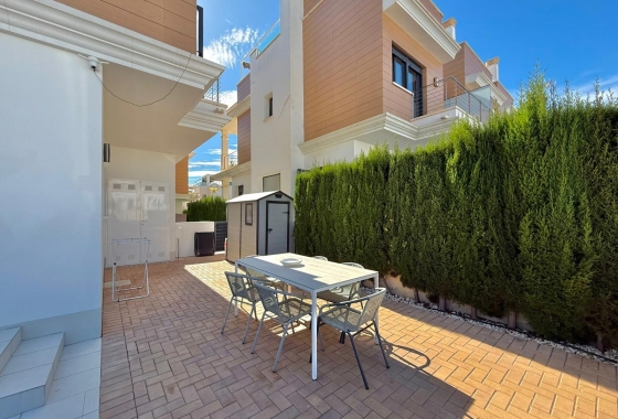 Resale - Villa - Ciudad Quesada - Pueblo Bravo