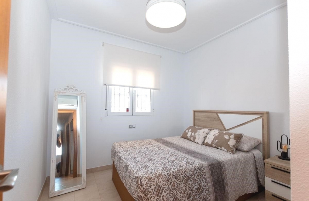 Resale - Apartment / flat - Orihuela Costa - Los Dolses