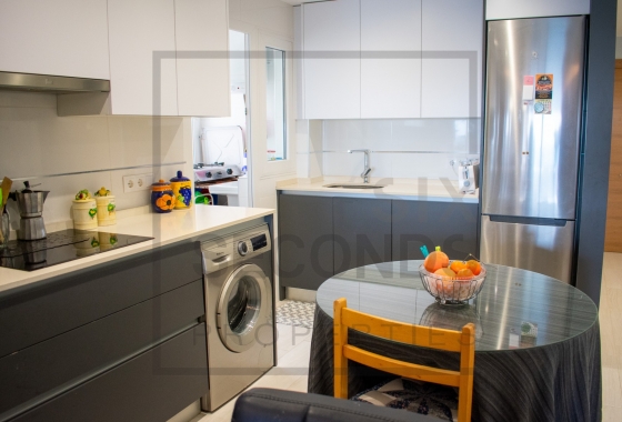 Resale - Apartment / flat - Torrevieja - Playa del Cura