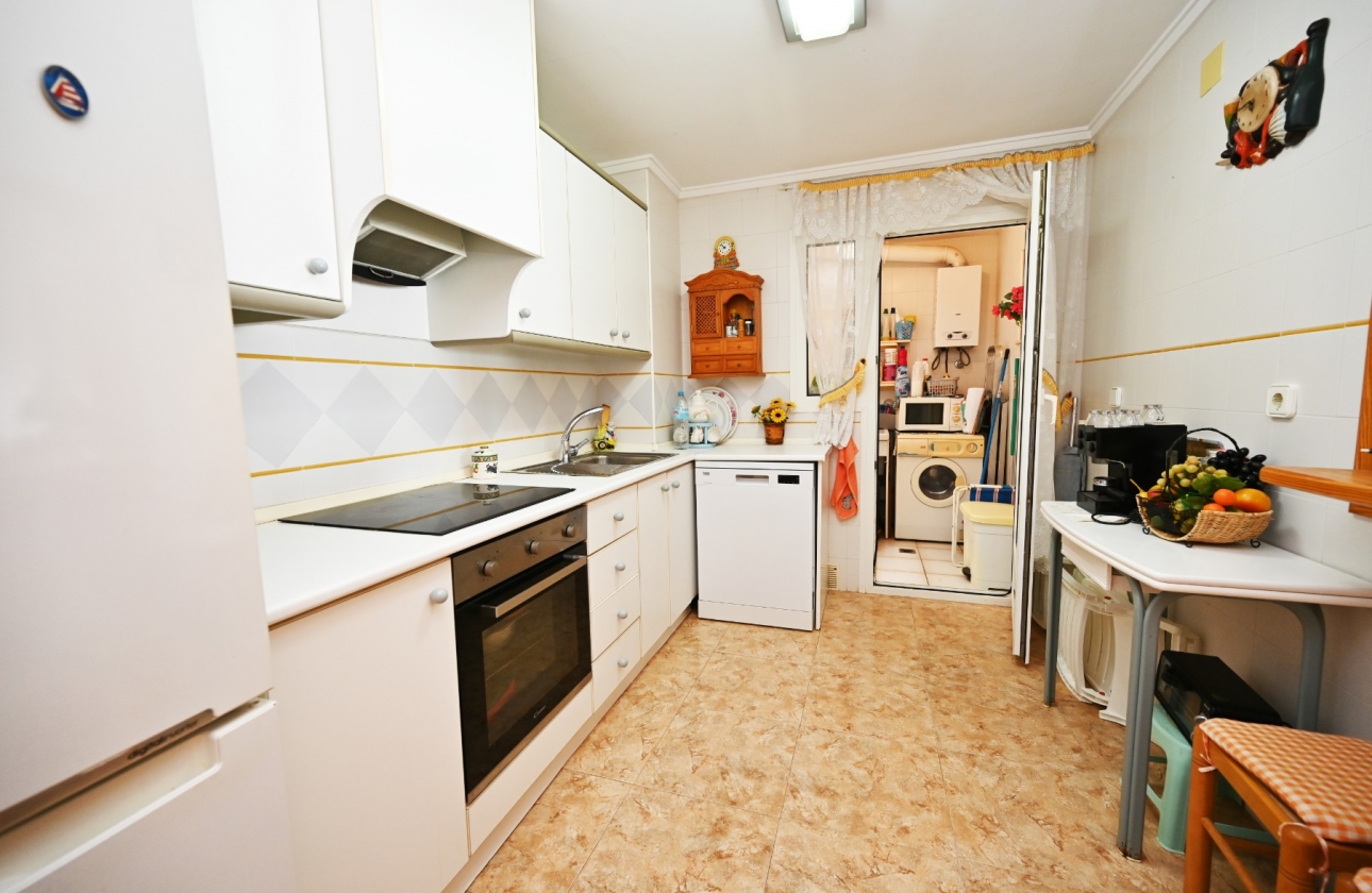 Resale - Apartment / flat - Torrevieja - La Mata