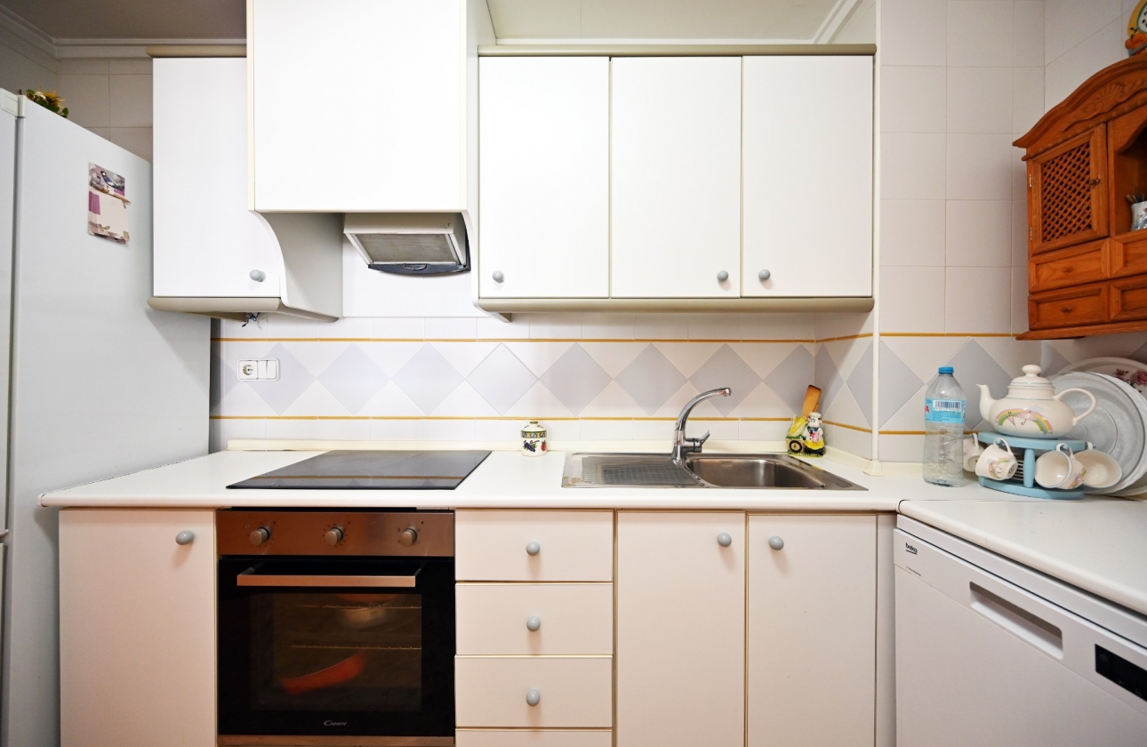 Resale - Apartment / flat - Torrevieja - La Mata