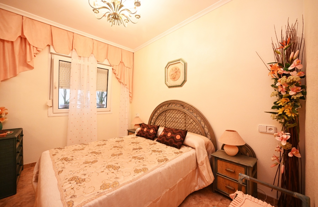 Resale - Apartment / flat - Torrevieja - La Mata