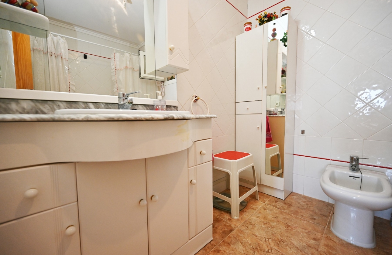 Resale - Apartment / flat - Torrevieja - La Mata