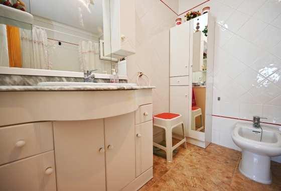 Resale - Apartment / flat - Torrevieja - La Mata