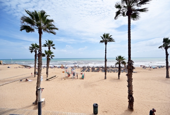 Resale - Apartment / flat - Torrevieja - La Mata