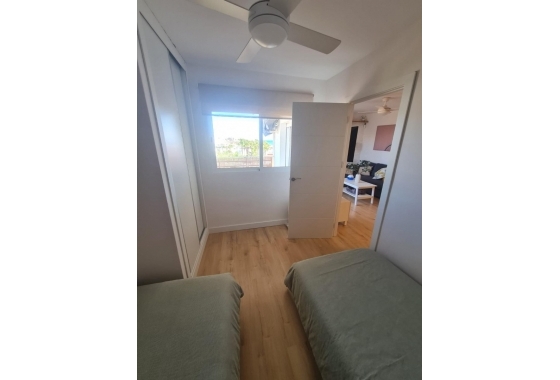 Resale - Apartment / flat - Torrevieja - La Mata