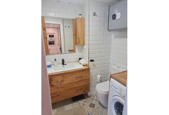 Resale - Apartment / flat - Torrevieja - La Mata